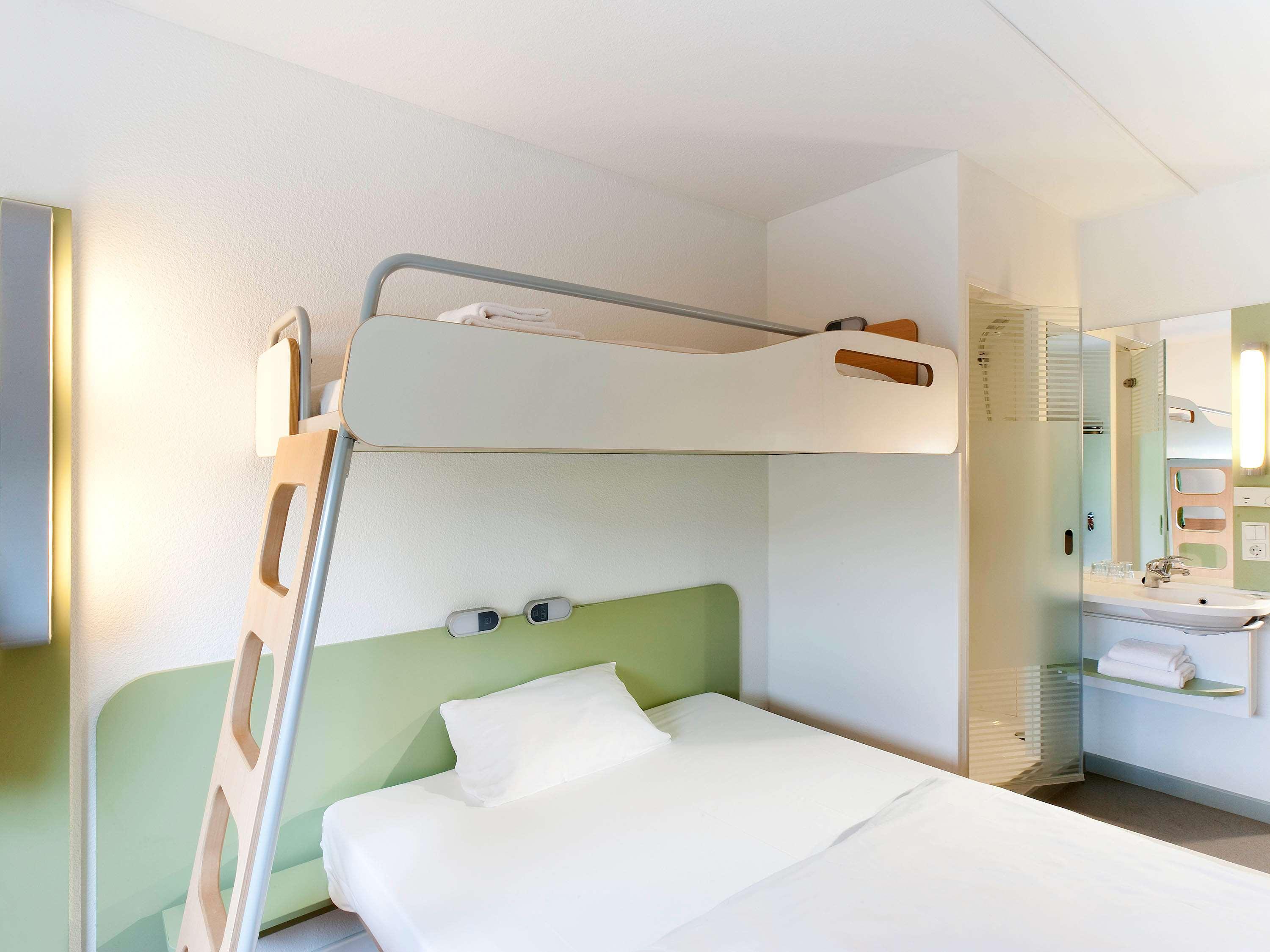 Отель Ibis Budget Berlin Potsdamer Platz Экстерьер фото